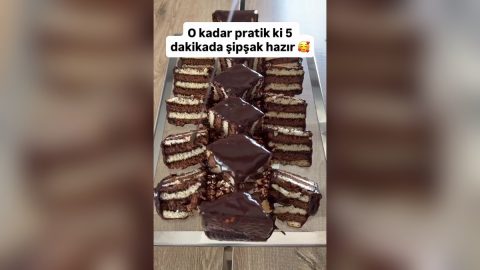 Çikolata Soslu Bisküvili Pasta
