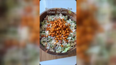 Çıtır Nohutlu Tavuklu Yoğurtlu Salata