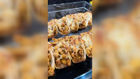 Fırında Kaşarlı Tavuk Taco