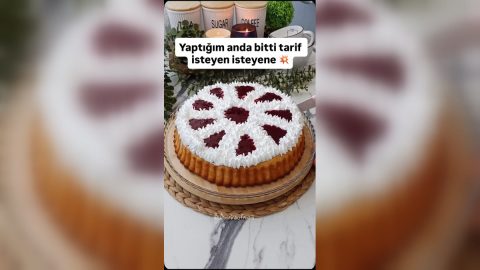 Orman Meyveli Tart Kek