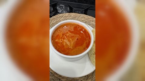 Şehriyeli Domates Çorbası