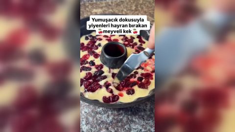 Vişneli Karadutlu Kek