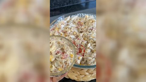 Yoğurtlu Tavuklu Şehriye Salatası